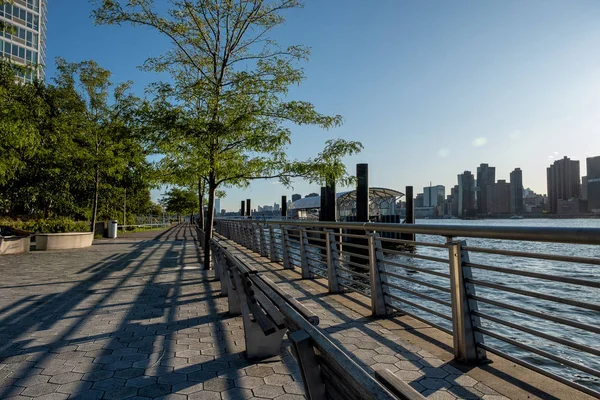 Gantry Plaza State 'den Long Island manzaralı binalar — Stok fotoğraf