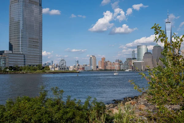 リバティー州立公園（Liberty State Park）は、アメリカ合衆国ニュージャージー州の公園。 — ストック写真