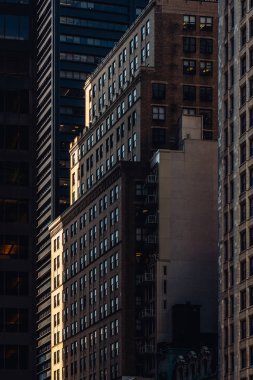 Finansal Bölgedeki modern gökdelenlerin yakın görüntüsü 