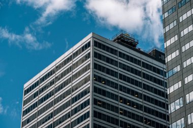 Finansal Bölgedeki modern gökdelenlerin yakın görüntüsü 