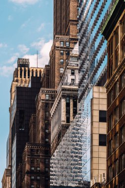 Murray Hill Midto 'daki eski ve modern gökdelenlerin yakın görüntüsü