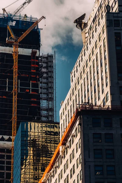 Close-up view of One Vanderbilt skyscraper construction in Midto — 스톡 사진