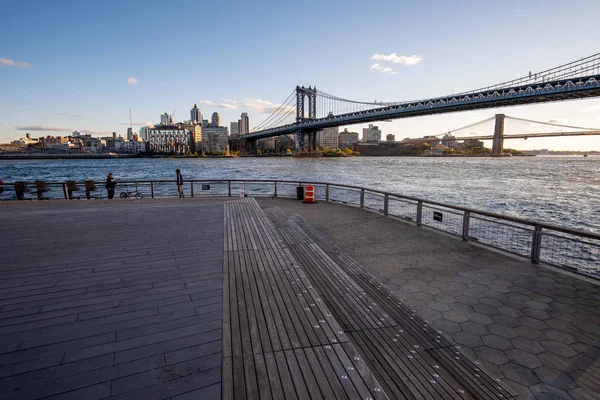 Pier 35 park på Lower East Side på dagtid på hösten — Stockfoto