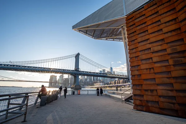 Pier 35 park på Lower East Side på dagtid på hösten — Stockfoto