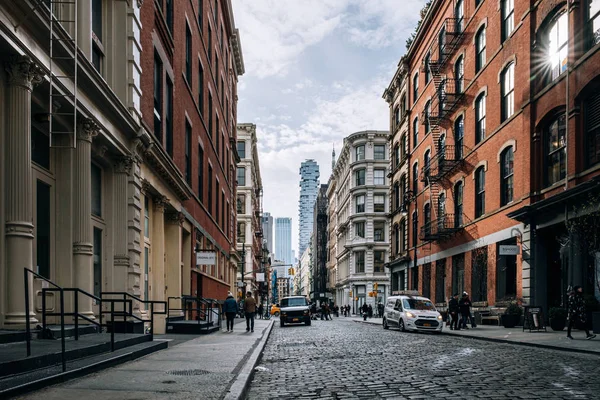 De manhã cedo tráfego e passeio turístico na Mercer Street i — Fotografia de Stock