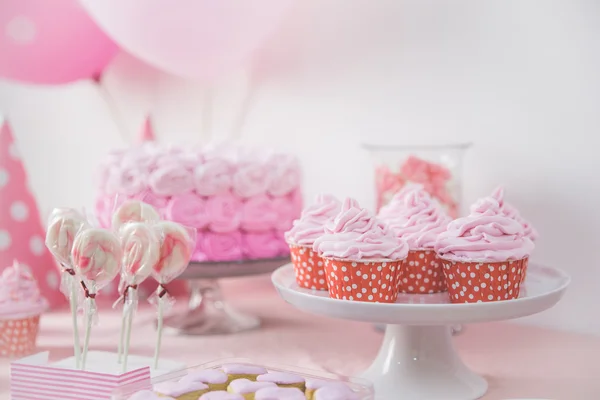 Dulce esquina de una fiesta de cumpleaños —  Fotos de Stock