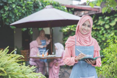 garson sipariş almak  