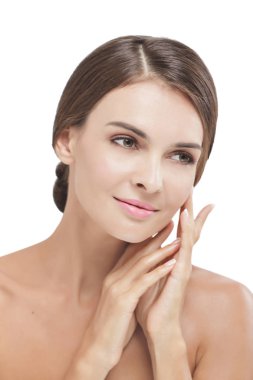 güzel model sağlıklı yumuşak deri yüzüne dokunmak
