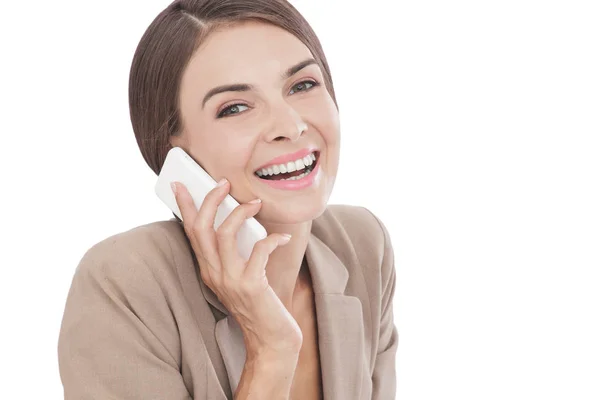 Geschäftsfrau telefoniert mit ihrem Handy — Stockfoto