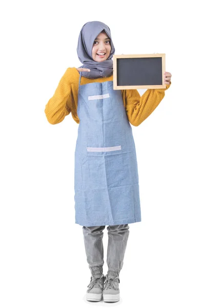 Proud asian cafe owner holding blank sign blackboard — Stock Photo, Image