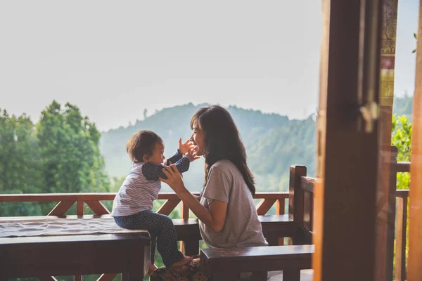 Mother and child girl playing — Stock Photo, Image