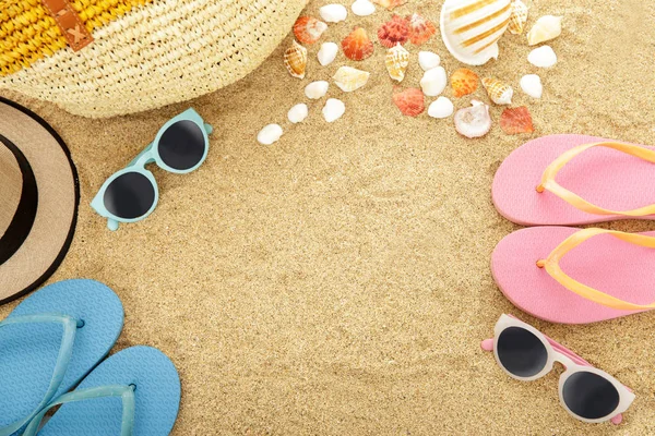 Accessori per la spiaggia su sabbia — Foto Stock