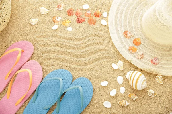 Strand-Accessoires auf Sand — Stockfoto