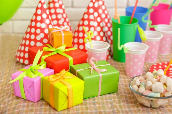 Conjunto de mesa colorida para festa infantil — Fotografia de Stock