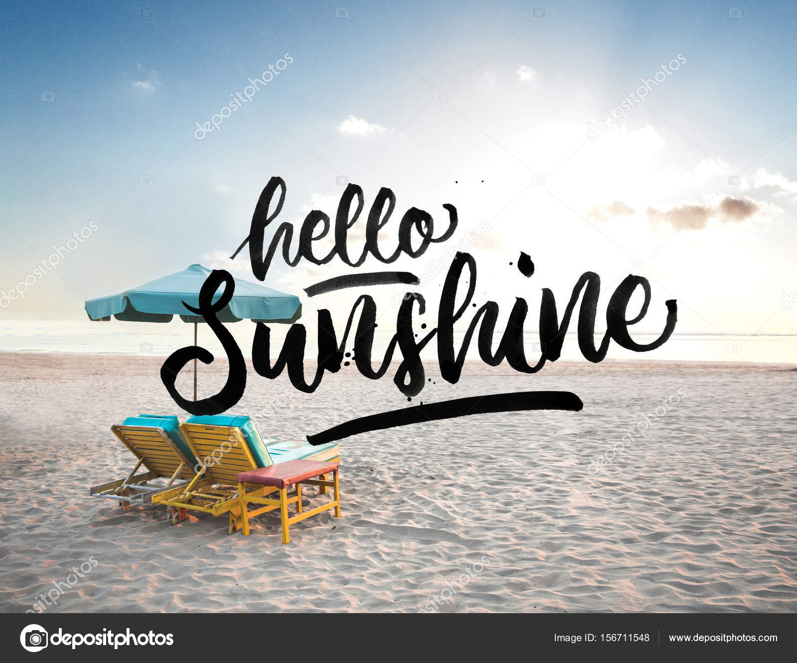 Chaises De Plage Et Parasol Au Bord De Mer Photographie