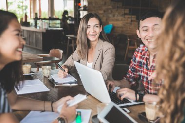 kafede yaratıcı beyin fırtınası