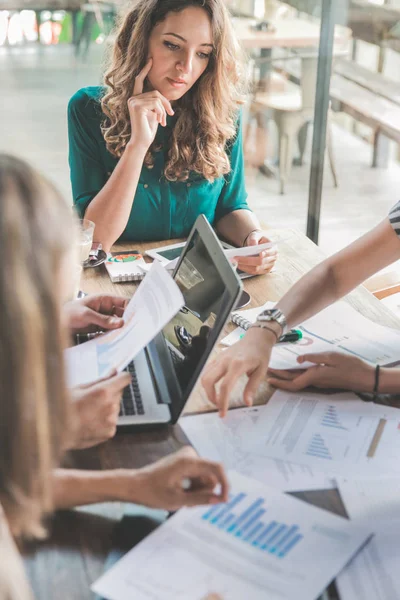 kafede yaratıcı beyin fırtınası