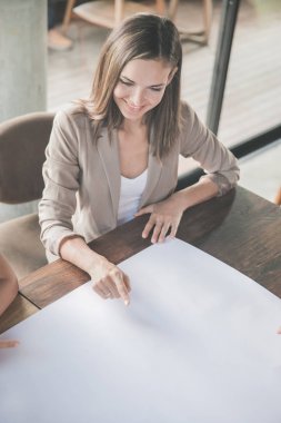 Boş kağıt üzerinde işaretleme işkadını