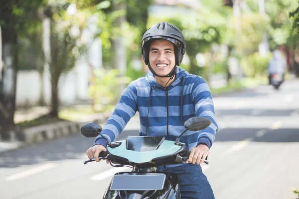 Man riding motorbike — Stock Photo, Image