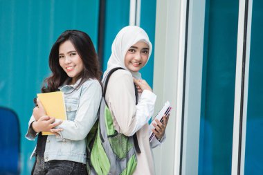 Asyalı üniversite öğrencileri