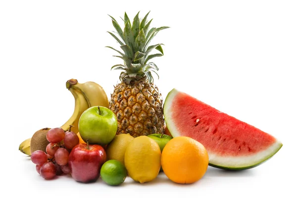 Auswahl tropischer Früchte isoliert auf weißem Hintergrund — Stockfoto