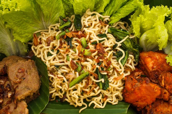 Mie goreng for side dish on nasi tumpeng — Stock Photo, Image