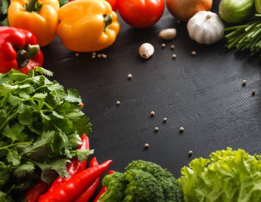 taze çiğ sebze ile kompozisyon