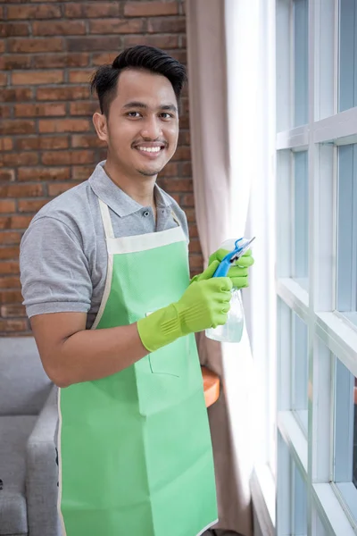 掃除窓の男 — ストック写真