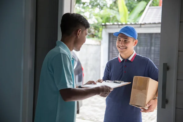 Serviço de entrega em domicílio — Fotografia de Stock