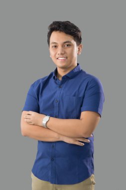 Asya genç Casual adam gülümseyen