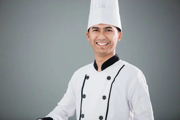 Усміхаючись шеф-кухар азіатських — стокове фото