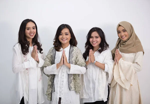 Kelompok wanita tersenyum — Stok Foto