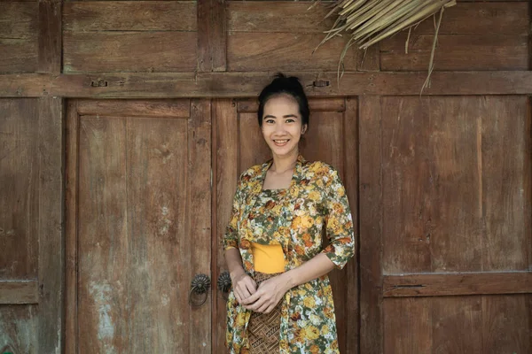 Asian woman wearing traditional dress of javanese — 图库照片