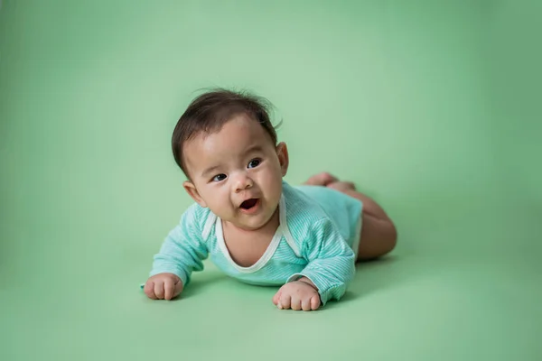 Baby ist auf dem Weg der Besserung — Stockfoto