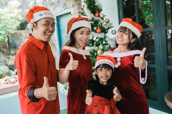 Jempol Natal keluarga — Stok Foto