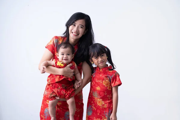Азиатская семья китайский новый год — стоковое фото