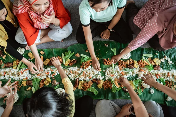 Kembulan javanese makan tradisi — Stok Foto