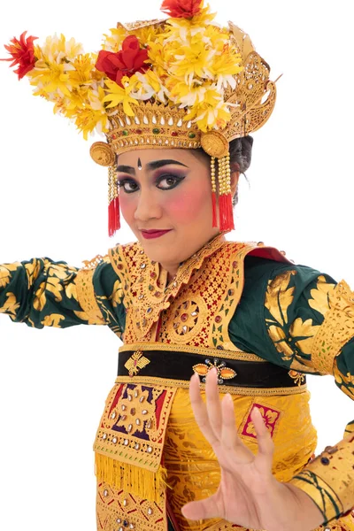 Young women are performing movements dancing Balinese — Stock Photo, Image