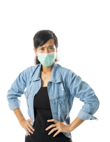 Femme portant des masques pour la protection contre le virus — Photo