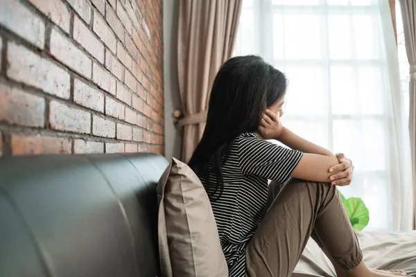Depressão na adolescente menina asiática — Fotografia de Stock