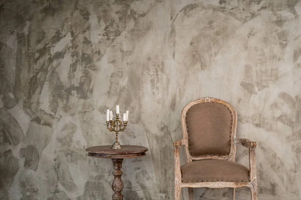 Дизайн интерьера с коричневым ретро креслом — стоковое фото