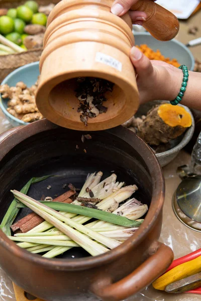 Jamu boisson traditionnelle bouillie — Photo