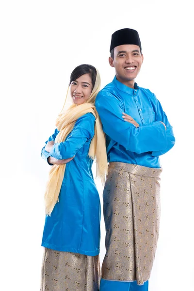 亚洲夫妇在海瑞 · 拉亚（英语：hari raya eid）期间 — 图库照片