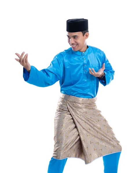 Male muslim showing martial art move — Stock Photo, Image