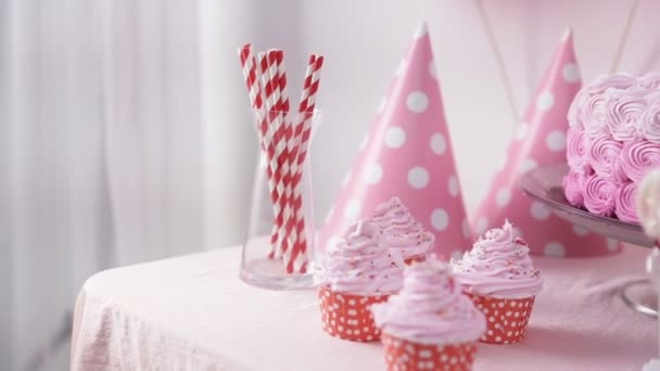 誕生日会の甘いコーナー — ストック動画