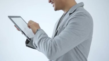 Tabletli Asyalı Genç İş