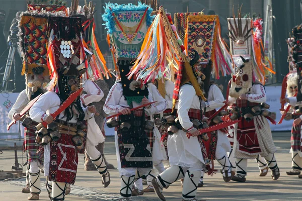 Kukeri Mummers Eseguono Rituali Con Costumi Grandi Campane Destinati Spaventare — Foto Stock