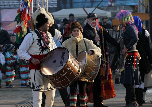 Kukeri Mummers Πραγματοποιούν Τελετές Κοστούμια Και Μεγάλες Καμπάνες Που Προορίζονται — Φωτογραφία Αρχείου