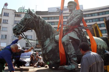 1907 yılında Sofya Eylül 5,2012 demontaj için Çar Osvoboditel, Kral Liberator anıt - Rus Kral Alexander II, heykeli temizlik temel inşa. Tersanelerinde in anıt, Kral Liberator Rogachevo 