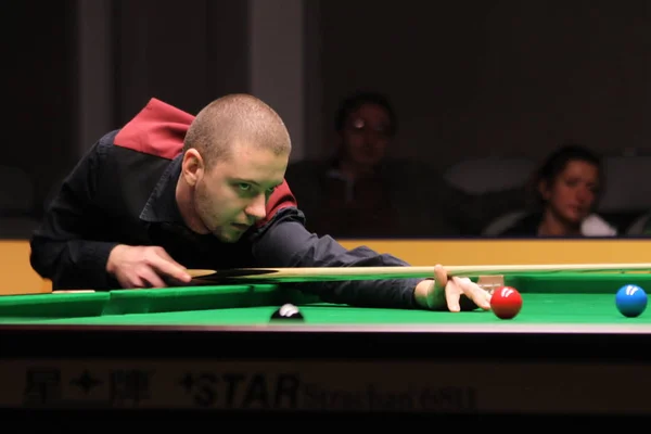 Joueur Professionnel Joue Snooker Pendant Tournoi Mondial Snooker Victoria Bulgarie — Photo